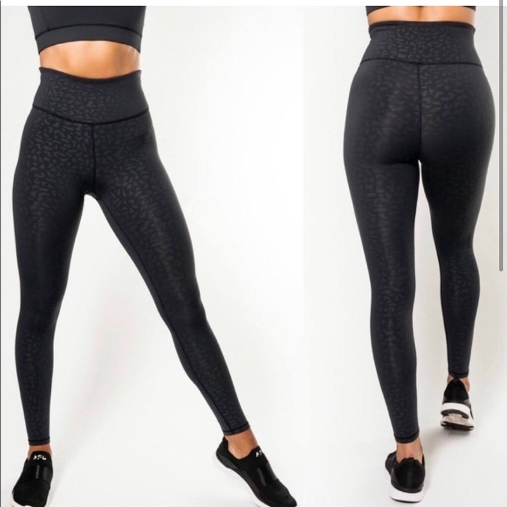 {IVL} Chi Chi Leopard Black Leggings Sz.8